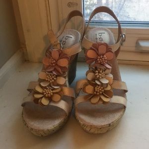 B.O.C. Leather platform sandals size 9